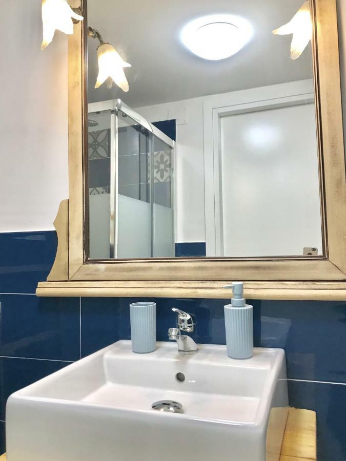 شقة La Casa Di Hoby نابولي المظهر الخارجي الصورة